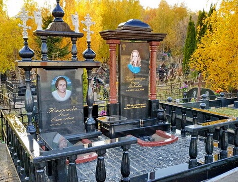 Создание фундамента на сваях и монтаж большого мемориального комплекса